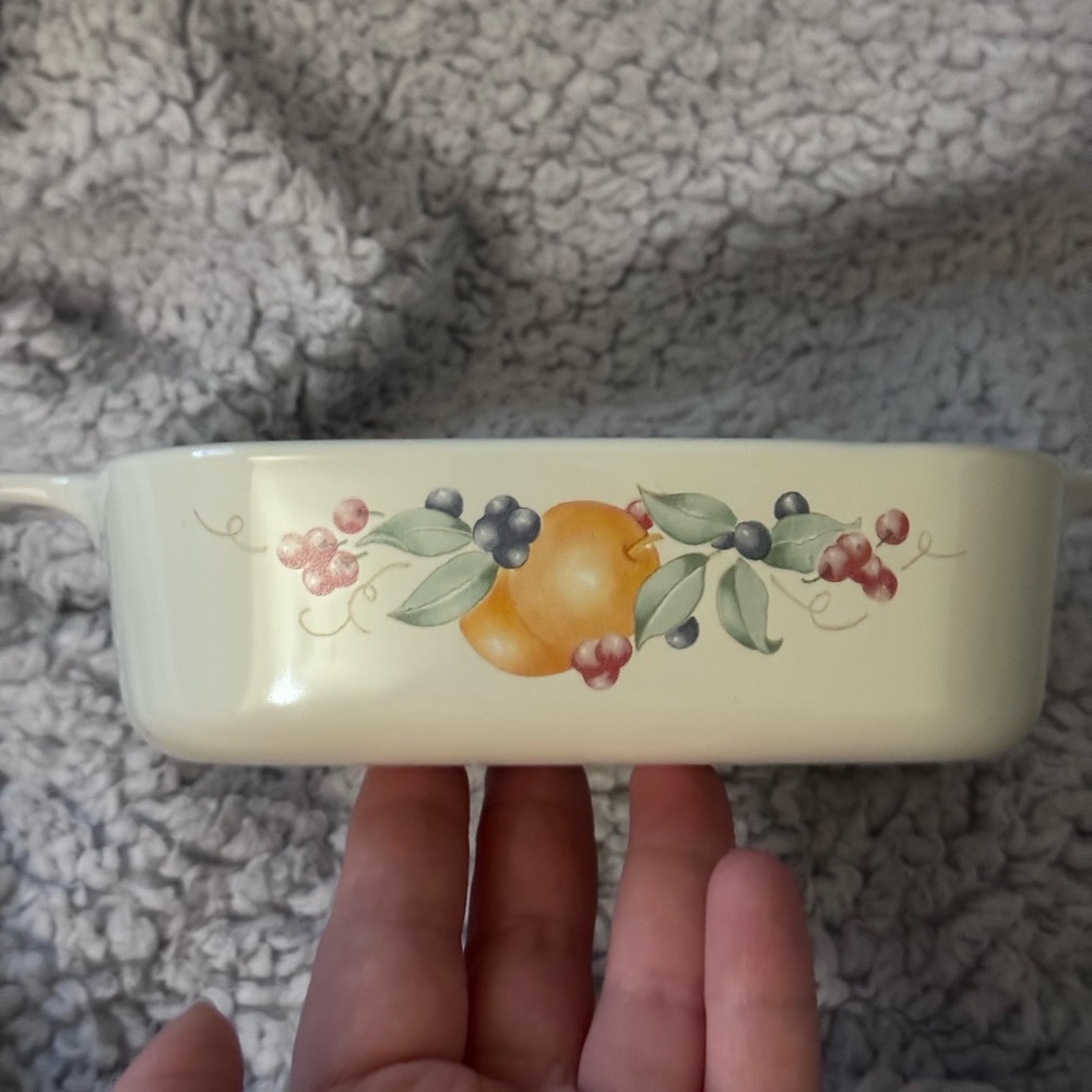 Corning Ware Abundance Fruit Vintage 1 liter A-1-B Dish Without Lid